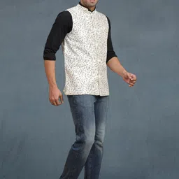 SKAVIJ Men Printed Woven Nehru Jacket image 5