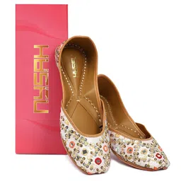 Nysah Women Embellished Ethnic Mojaris Flats-picture-22