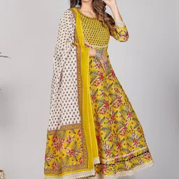 Vbuyz Yellow Floral Printed Regular Mirror Work Pure Cotton Kurta With Trouser & Dupatta-picture-7