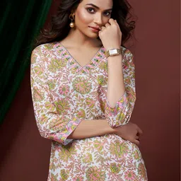 KALINI Botanical Printed V-Neck Kurti image 5