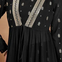 Janasya Women Ethnic Motifs Embroidered Anarkali Kurta with Trouser image 2