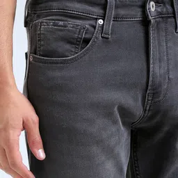 Flying Machine Men Tapered Fit Mid-Rise Light Fade Stretchable Jeans image 5