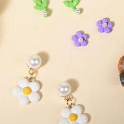 Reenisaa Floral Studs Earrings-picture-21