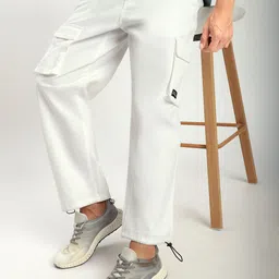 Beyoung Men Original White Statement Baggy Wrinkle Free Cargos Trousers-picture-33