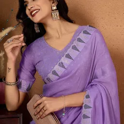 sareyavella Embellished Zari Bomkai silk Saree With Blouse Piece image 3