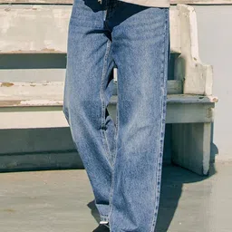 Stylecast X Kotty Men Regular Fit Mid-Rise Heavy Fade Stretchable Jeans image 4