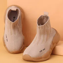 Cute Walk by Babyhug Casual Shoes Solid Color With Logo Print - Brown-picture-10