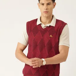 Monte Carlo Geometric Woollen Sweater Vest-picture-40