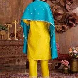 T4You Girls Ethnic Motifs Embroidered Regular Thread Work Kurta with Trousers & With Dupatta image 4