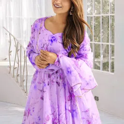 Moda Rapido Women Floral Printed Regular Kurta with Trousers & With Dupatta image 3