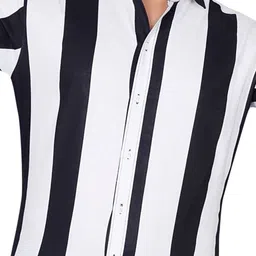 Metronaut Men Regular Fit Spread Collar Vertical Striped Casual Shirt image 2