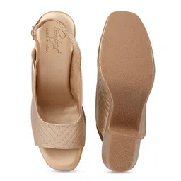 Bowtoes Textured Wedge Peep Toes with Buckles image 4