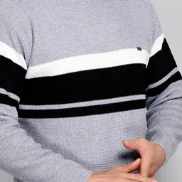ewools Men Colorblock Round Neck Grey Sweater image 1