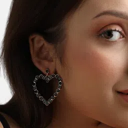 DressBerry Gold-Plated Heart Shaped Drop Earrings image 5