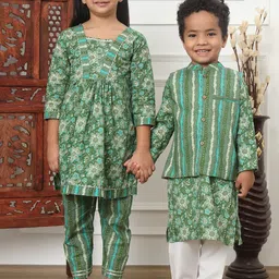 Readiprint Fashions Girls Green Floral Printed Pleated Pure Cotton Kurta with Trousers-picture-14