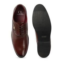 Carlton London Men Textured Lightweight Comfort Insole Derbys image 3