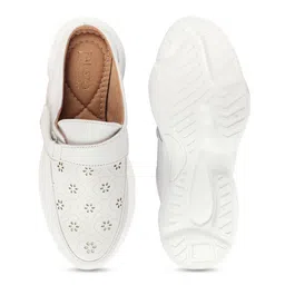 FAUSTO Women Laser Cut Lightweight Clogs image 5