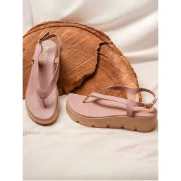 Indifeet Peach Comfortable & Chunky Split Toe Buckled Platform Sandals-image-15