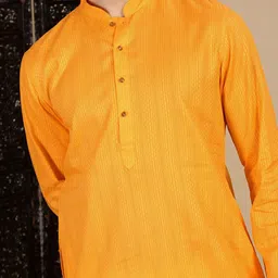 House of Pataudi Men Textured Kurta with Churidar image 5
