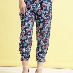 BEING NAUGHTY Floral Printed Cropped Trousers-picture-36