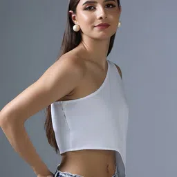 TAHVO Women Solid Asymmetric Hem Crop Top image 4