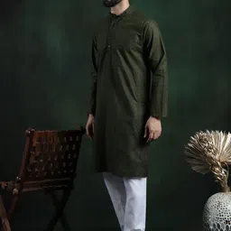 SOJANYA Men Embroidered Regular Thread Work Pure Cotton Kurta with Churidar image 2