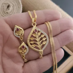 V.K.PAYAL.JEWELLERY Gold-Plated Stones-Studded Jewellery Set image 1