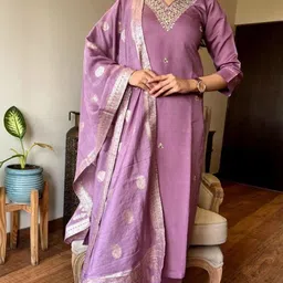 Snofi Creation Women Ethnic Motifs Regular Thread Work Chanderi Cotton Kurta with Trousers & With Dupatta image 4