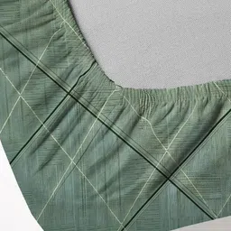 WEAVE AND DECOR Green & Black 300 TC Bedsheet with 2 Pillow Covers image 2