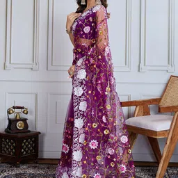 House of Pataudi Floral Embroidered Saree With Blouse Piece image 3