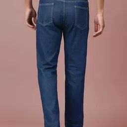 LINARIA Men Classic Relaxed Fit Low Distress Jeans image 4