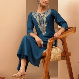 Janasya Women Embroidered Keyhole Neck Sequinned Kurta-picture-21