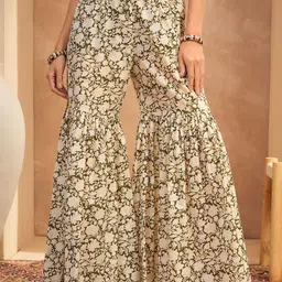 Shae by SASSAFRAS Floral Printed Pure Cotton Straight Kurti with Sharara image 4