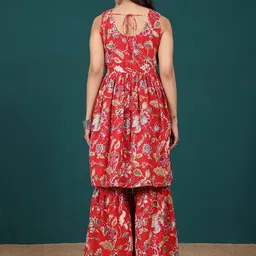 Varanga Women Floral Embroidered Regular Thread Work Pure Cotton Kurti with Sharara image 4