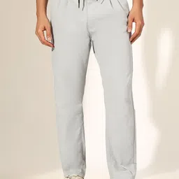 SHOWOFFFF Men Straight Fit Low-Rise Easy Wash Pleated Trousers image 4