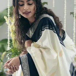 canibani Women Embllished Jacquard Silk Banarasi Saree image 4