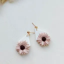 VMA PLAY FASHION Floral Shaped Drop Earrings-picture-12