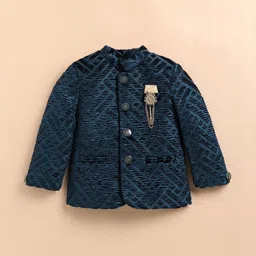 LITTLE COLLARS Boys Textured Velvet Full Sleeves Woven Two-Piece Suit With Brooch image 4