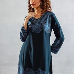 Sangria Women Printed Kurta Set image 4