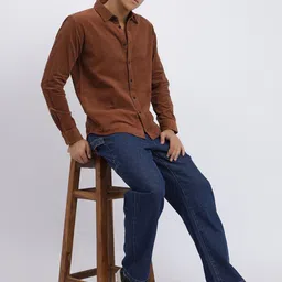 FADFAS Men Spread Collar Regular Fit Corduroy Shirt image 4