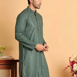 Jompers Men Geometric Embroidered Sequinned Kurta image 3