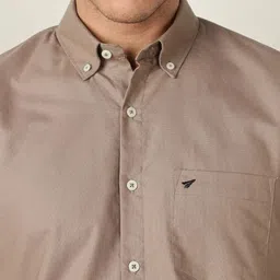 INVICTUS India Slim Fit Button-Down Collar Oxford Weave Wrinkle Free Cotton Casual Shirt image 2