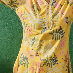 InWeave Women Quirky Dyed Cold-Shoulder Sleeves Mirror Work Kurta image 3