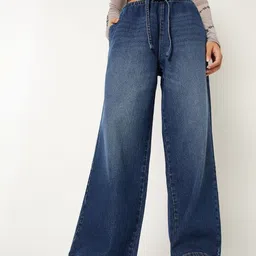 max Women Regular Fit Mid-Rise Light Fade Stretchable Jeans image 4