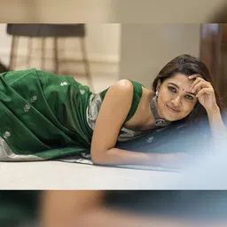 CANIZZARO Woven Design Zari Silk Blend Banarasi Saree image 3