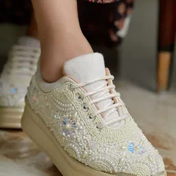 HVNLY BY SHOETOPIA Women Perforations Sneakers image 3