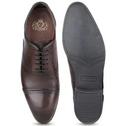 ATESBER by Inc.5 Men Textured Leather Formal Oxfords image 2