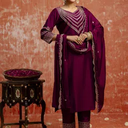 VredeVogel Women Floral Embroidered Regular Thread Work Kurta with Trousers & With Dupatta-picture-31