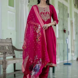 VredeVogel Women Floral Embroidered Regular Kurta with Trousers & With Dupatta-picture-36