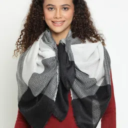 Merinomere Women Geometric Printed Shawl image 3